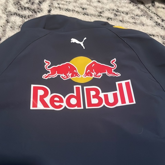 Red Bull Racing Formula 1 Team Hooded All Weather Jacket Puma woman’s M - Picture 5 of 7